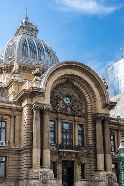 BUCAREST/ROUMANIE - 21 SEPTEMBRE : Siège de la Banque CEC à Bucarest Roumanie le 21 septembre 2018