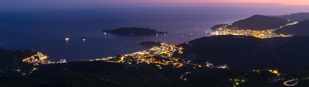 Budva riviera côte de nuit Monténégro Balkans Mer Adriatique