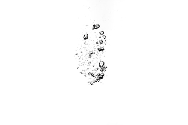 Photo bulles dans de l'eau propre