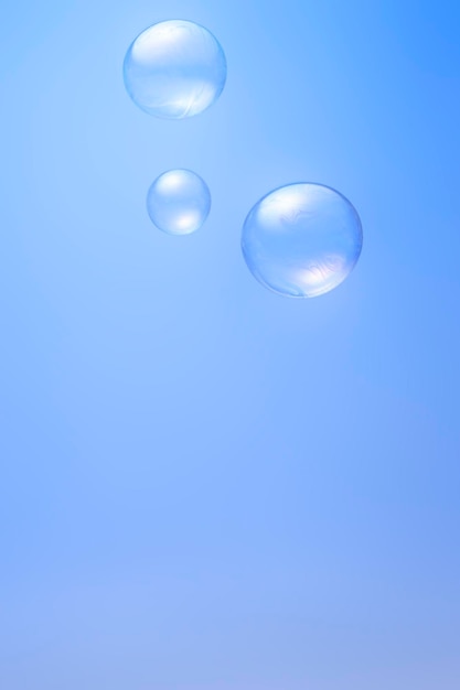 Bulles sur fond bleu