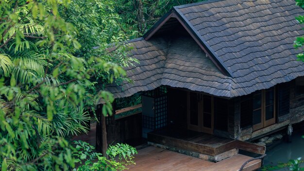 Photo bungalow dans un complexe tropical