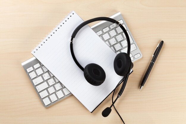 Bureau avec casque Centre d'appels