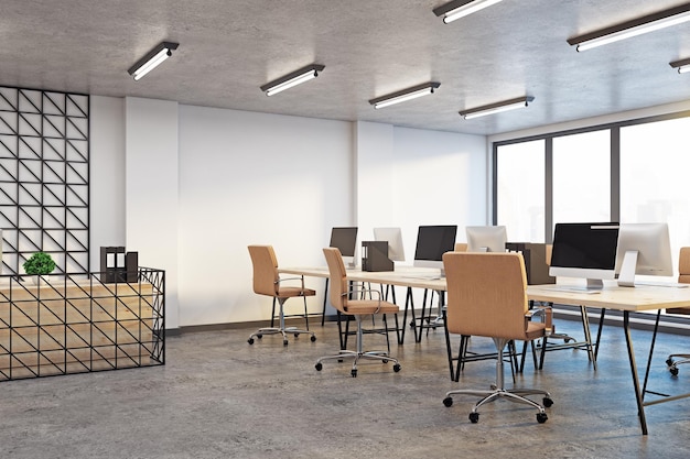 Bureau de coworking contemporain avec réception