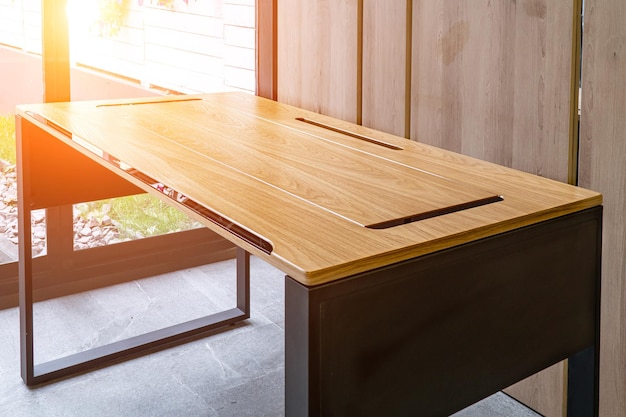 Bureau du directeur avec grande table en bois Design d'intérieur