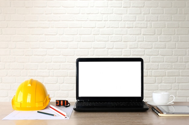 Bureau de travail, ingénieur en bâtiment, cahier, chapeau de sécurité,