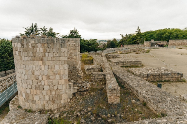 Burgos, Espagne - juin 2021 vue sur le château médiéval de Burgos. Photo de haute qualité