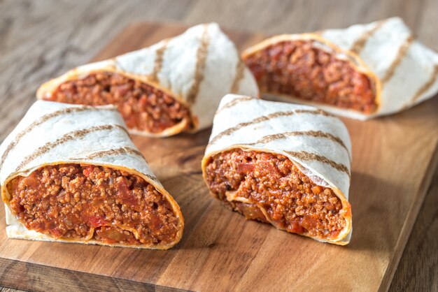 Burritos farcis au boeuf haché