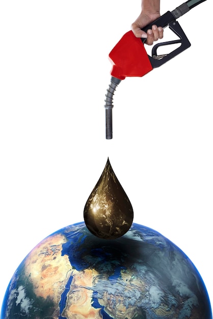 Buse de pompe à huile de ravitaillement à la main sur l'état du pétrole terrestre de l'approvisionnement mondial en pétrole Concept sur isolat blanc