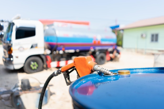 Buses pour un remplissage sûr du pétrole au détail et commercial transfère le gaz du camion à essence au seau d'un gallon