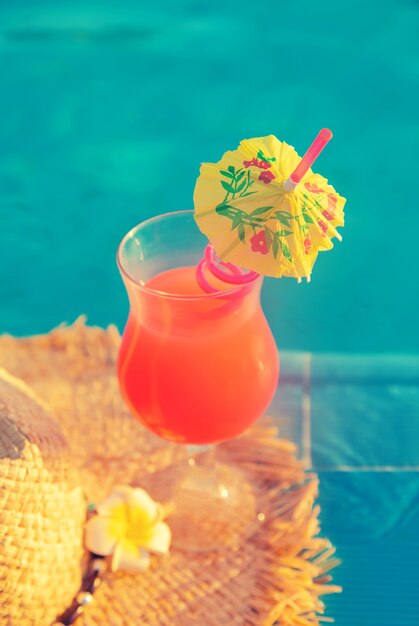 Photo buvez un cocktail en vacances.