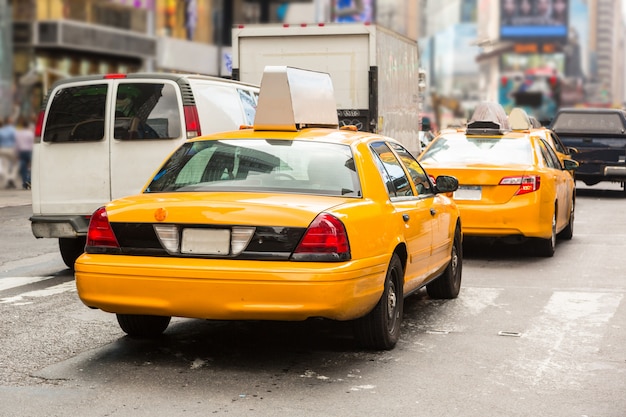 Cabines jaunes typiques à New York