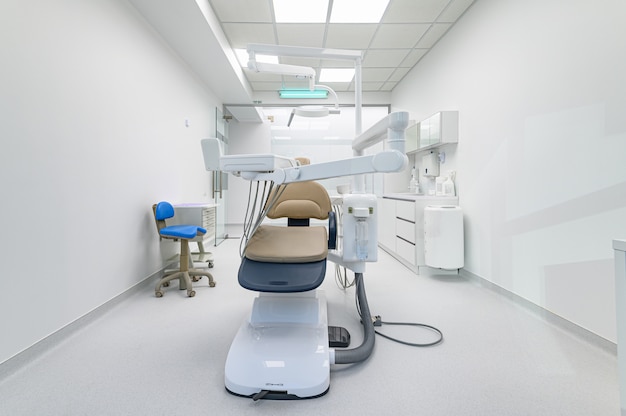 Cabinet médical de dentisterie, équipement spécial