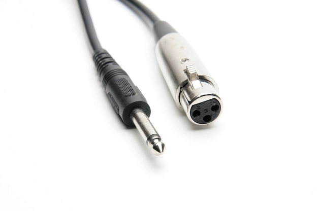 Câble audio avec connecteurs jack XLR et TRS pour microphones et équipement audio professionnel isolé