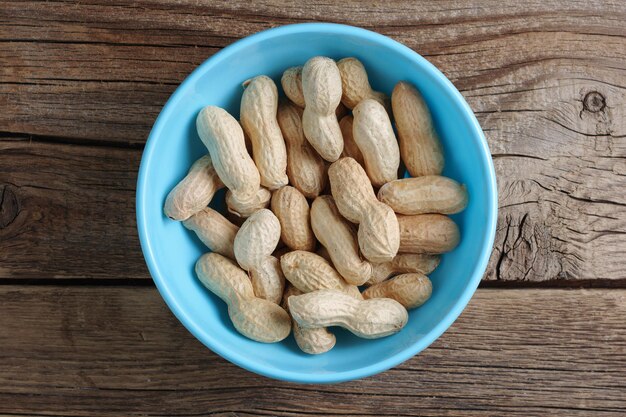 Cacahuètes dans un bol