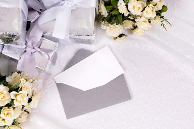 Cadeaux de mariage avec invitation ou carte de remerciement