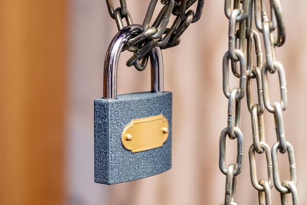 Photo cadenas et chaîne le cadenas relie deux morceaux de chaîne