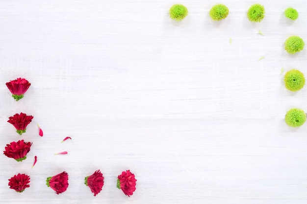 Cadre en chrysanthème rouge et vert flowerson