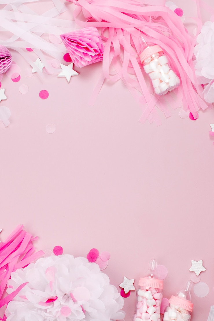 Photo cadre fait de décorations en papier rose et blanc pour la fête de douche de bébé. c'est une fille. mise à plat, vue de dessus