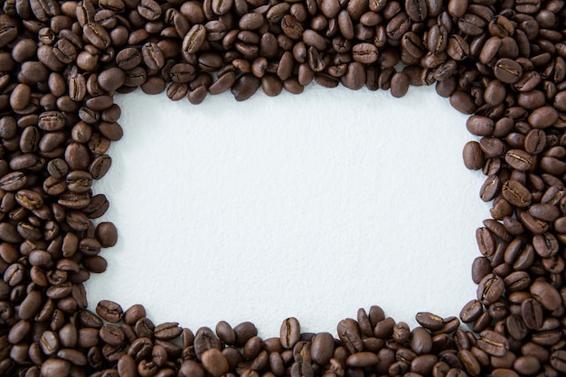 Cadre en grains de café torréfiés