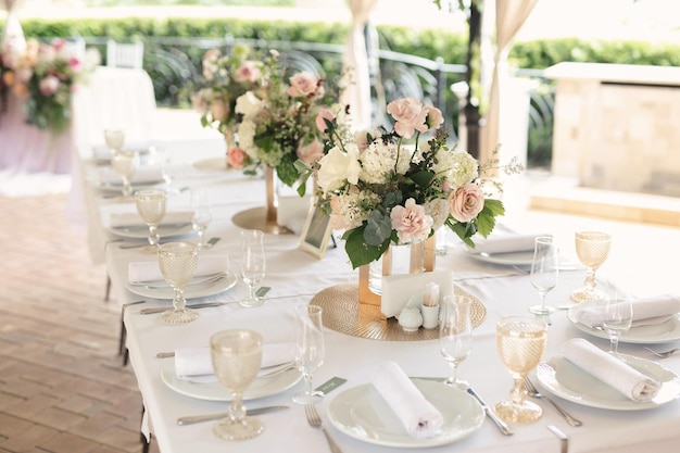 Cadre luxueux de la table de banquet de mariage