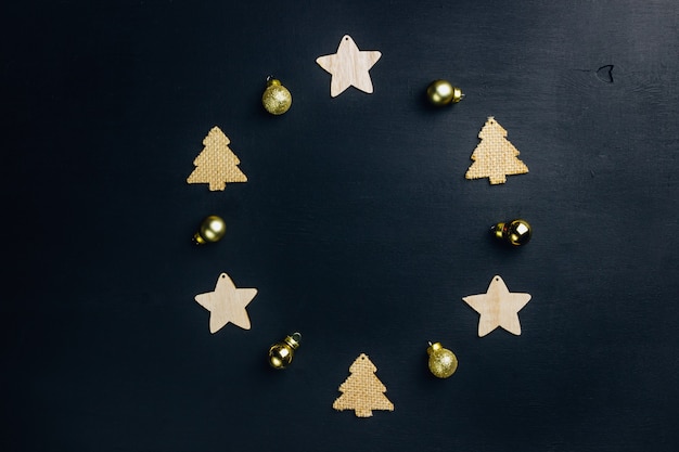 Cadre rond de Noël en décoration d'hiver