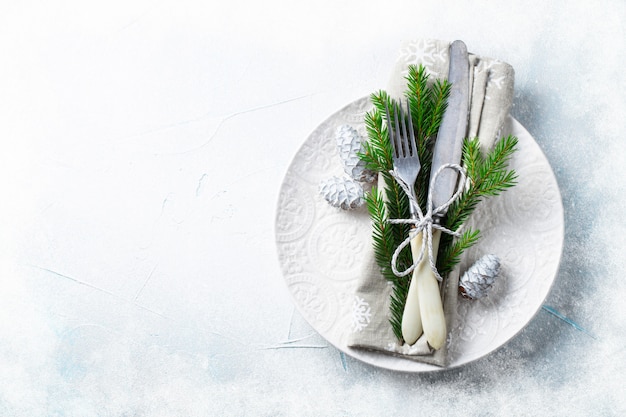 Cadre de table de Noël avec des décorations de Noël