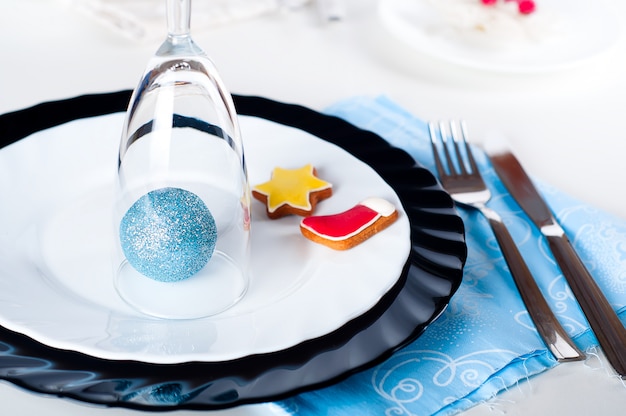 Cadre de table de Noël élégant bleu et argent