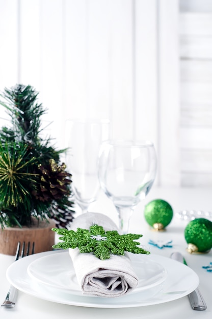 Cadre de table de Noël en vert