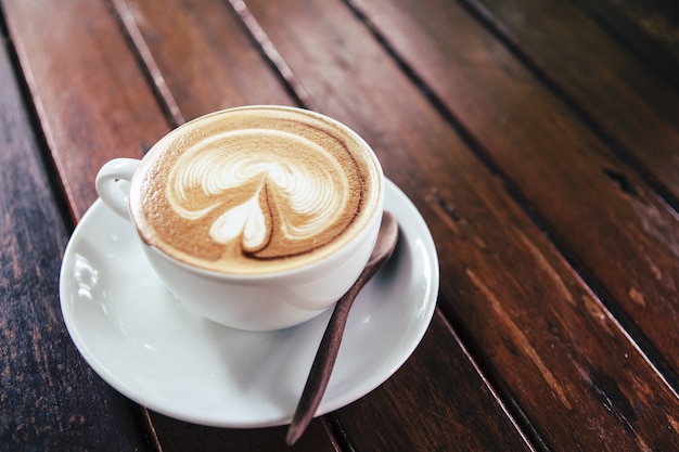 Café Art Latte en forme de coeur en verre céramique blanc