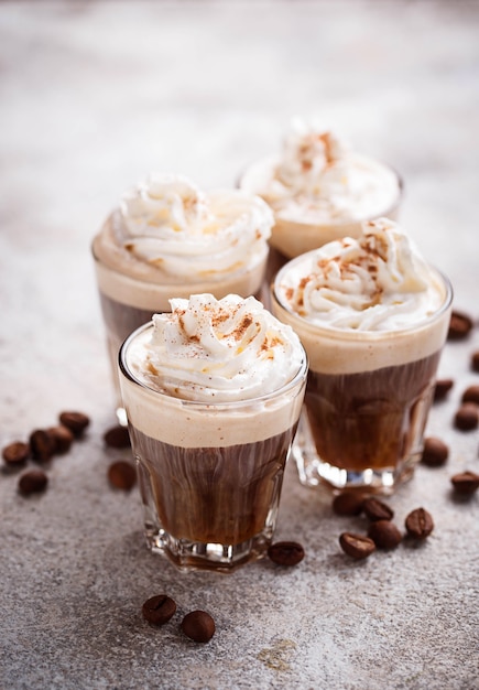 Café au lait avec crème fouettée