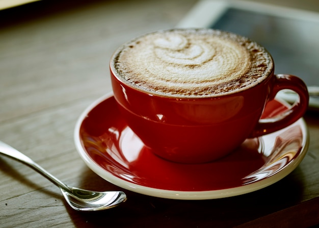 café ou café au lait dans une tasse de café