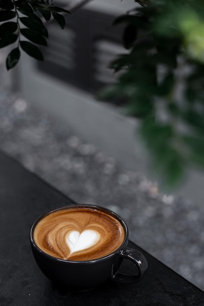 café chaud latte art forme de coeur