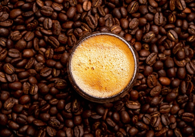 Café dans une tasse en verre.