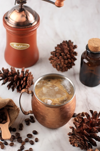 Café Glacé Cappuccino dans le Cuivre Chaud Martelé