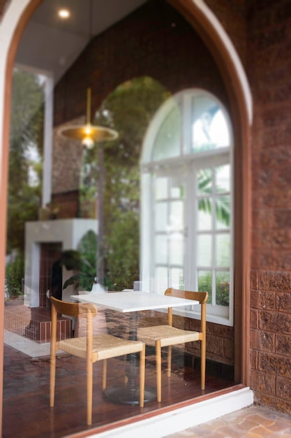 Café intérieur de la chambre avec un mobilier confortable