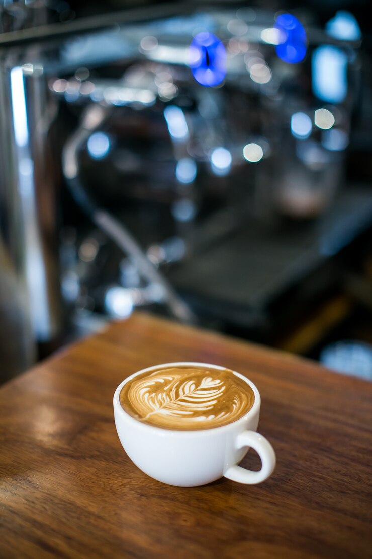 café latte sur bois bar de la table avec espresso