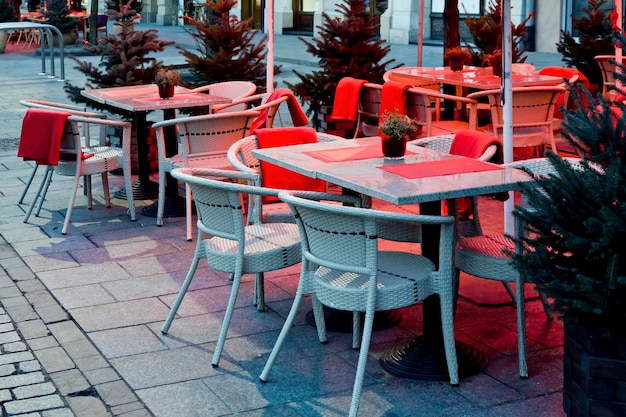 Café avec table et chaises