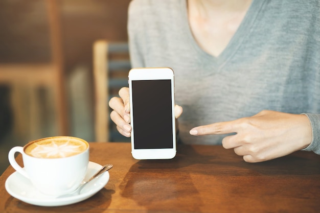 Café et téléphone