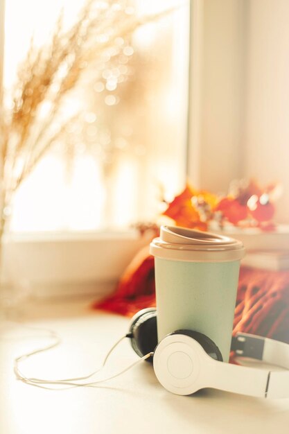 café avec vous et fond d'automne