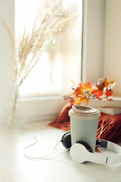 café avec vous et fond d'automne