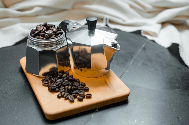 Cafetière Moka avec grains de café