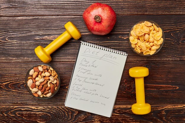 Cahier d'haltères céréales et fruits Plan d'exercice et de nutrition