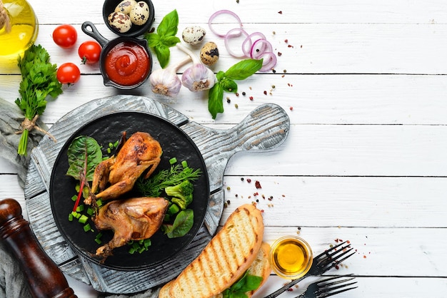 Caille au four avec légumes Mise à plat Vue de dessus Espace de copie gratuit