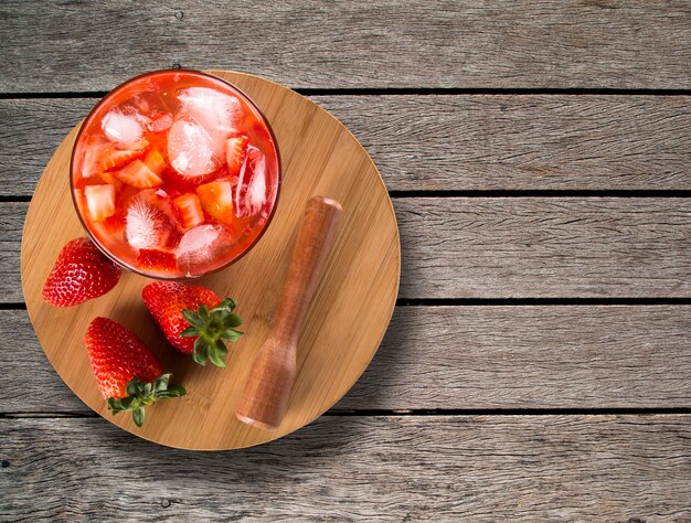 Caipirinha aux fraises fraîches