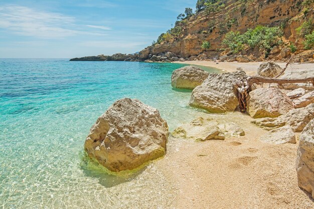 Cala Biriola par temps clair Sardaigne