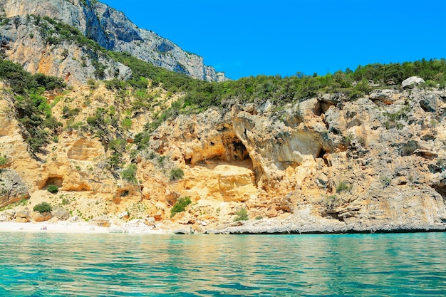 Cala Biriola vue de l'eau Sardaigne