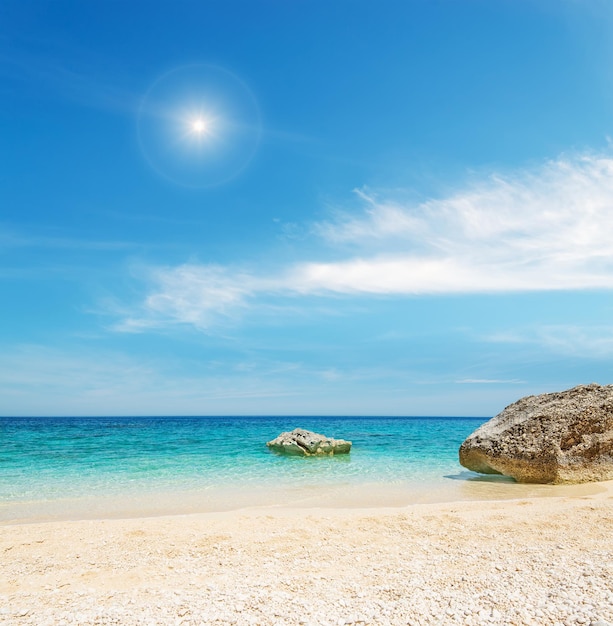 Cala Mariolu par temps clair Sardaigne