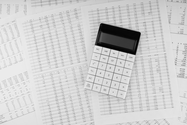 Calculatrice sur les états financiers Concept financier et commercial Vue de dessus