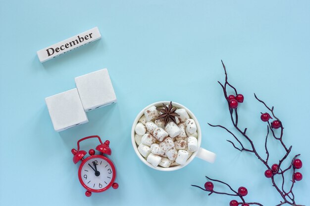 Calendrier en bois décembre et cubes avec un espace vide pour le nombre.