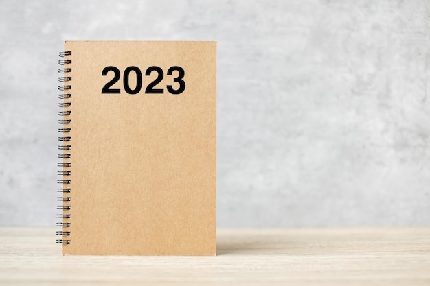 Calendrier de bonne année 2023 sur le compte à rebours de la table Objectifs de résolution Plan d'action et concept de mission
